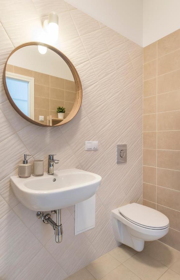Cozy Modern Studio - Great For Short Trips Riga Luaran gambar